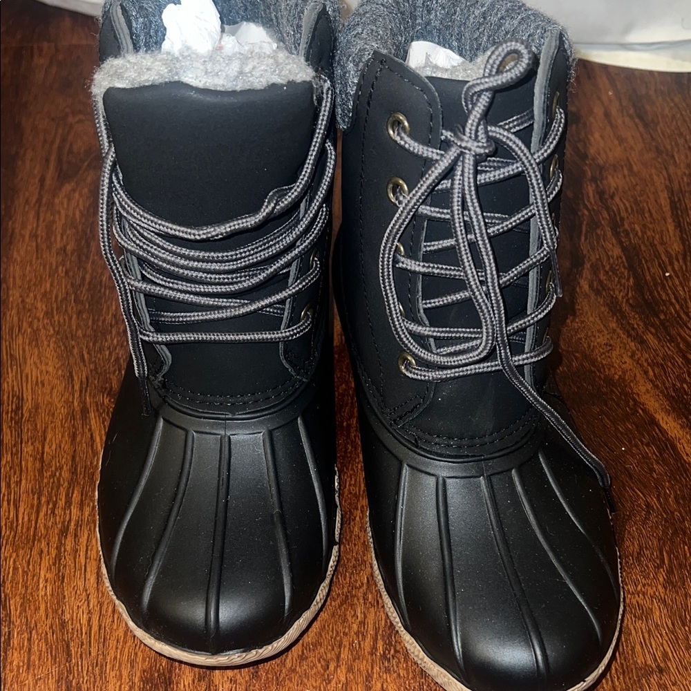 Sweater Cuff Lace Up Duck Boot